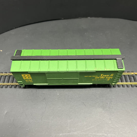 6T HO Scale Train Car SANTA FE 67392 BOXCAR KNUCKLERS COUPLER